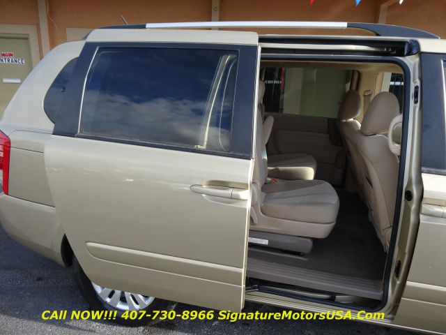 Kia Sedona 2011 photo 34