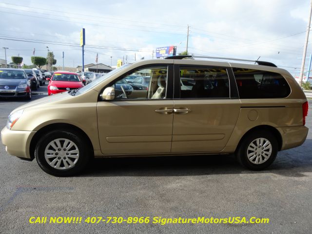 Kia Sedona 2011 photo 36