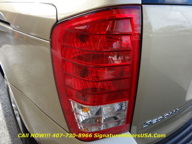 Kia Sedona 2011 photo 41