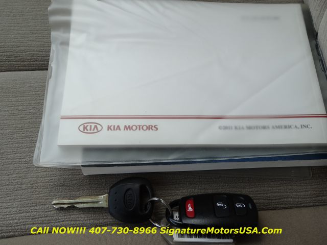 Kia Sedona 2011 photo 5