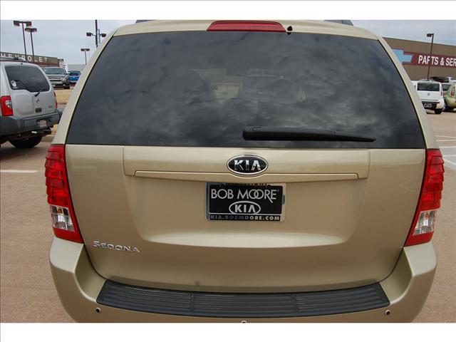 Kia Sedona 2011 photo 3