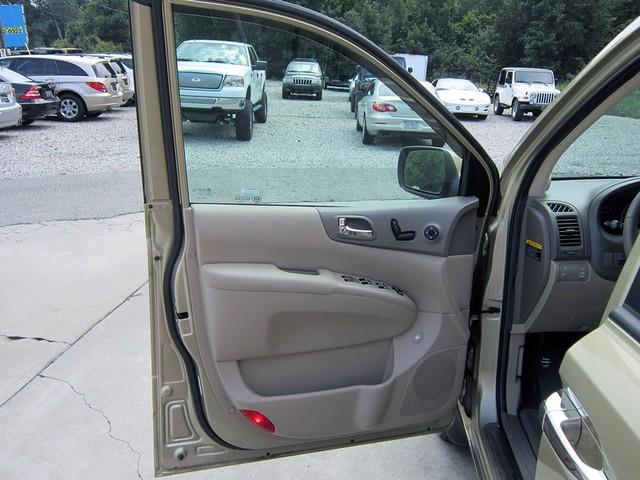 Kia Sedona 2011 photo 2