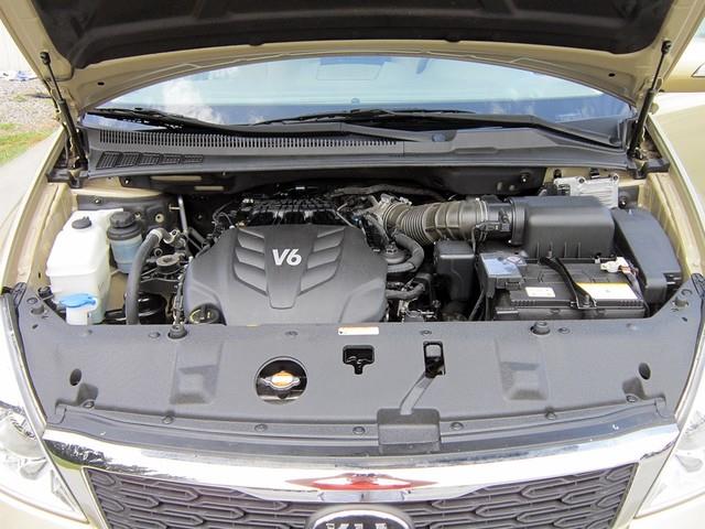 Kia Sedona 2011 photo 3