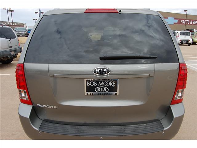 Kia Sedona 2011 photo 3