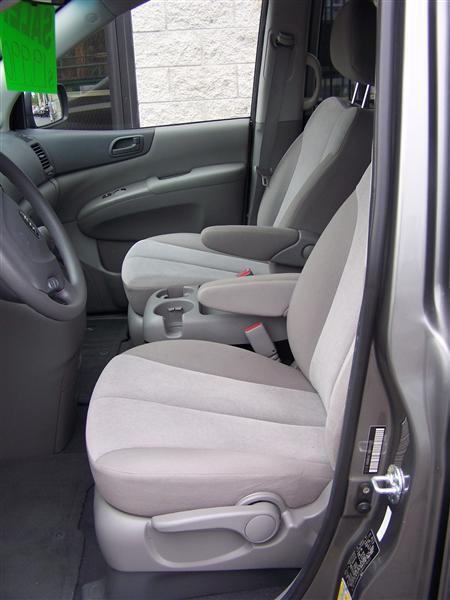 Kia Sedona 2011 photo 3