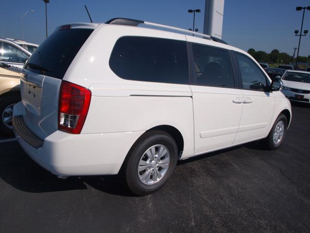 Kia Sedona 2011 photo 4