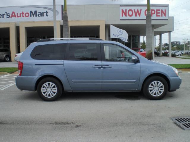 Kia Sedona 2012 photo 1