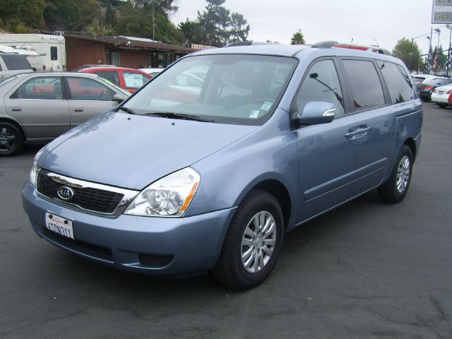 Kia Sedona 2012 photo 1