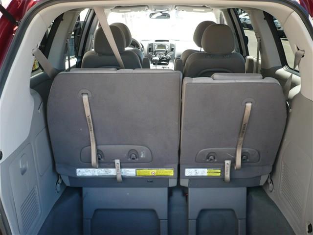 Kia Sedona 2012 photo 4