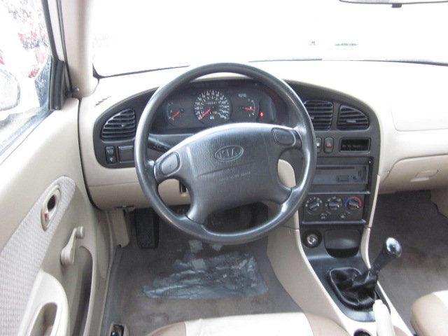 Kia Sephia 1999 photo 4