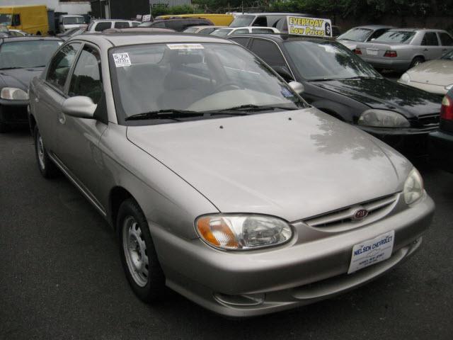 Kia Sephia 1999 photo 1