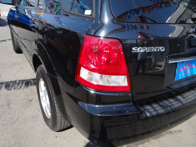 Kia Sorento LS Truck SUV