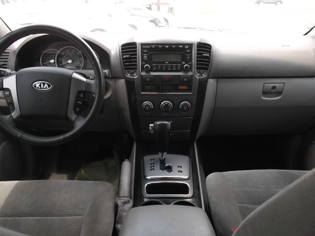 Kia Sorento 2008 photo 17