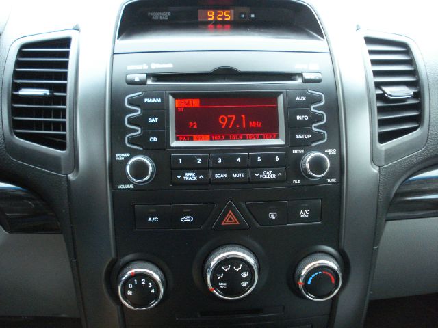 Kia Sorento 2011 photo 11