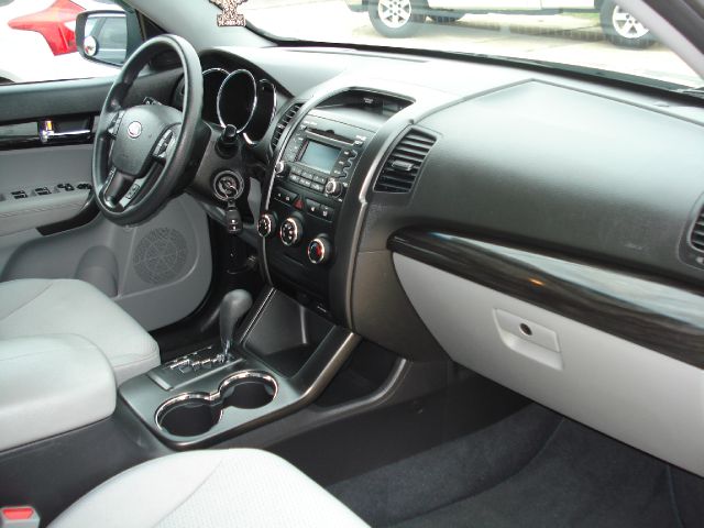 Kia Sorento 2011 photo 12