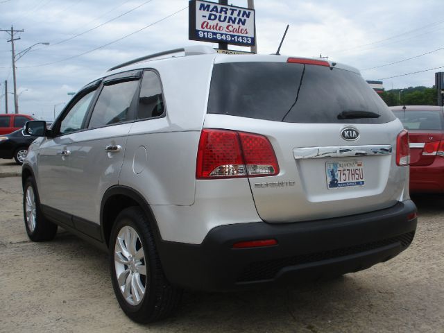 Kia Sorento 2011 photo 18