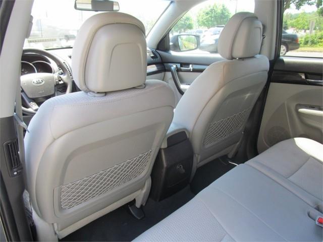 Kia Sorento 2011 photo 20