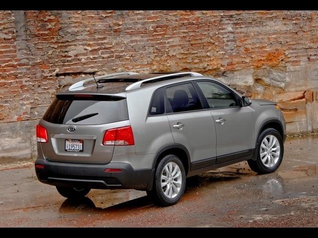 Kia Sorento 2011 photo 22