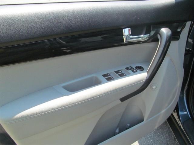 Kia Sorento 2011 photo 5