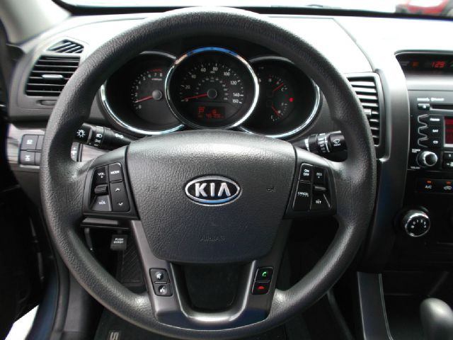 Kia Sorento 2011 photo 14