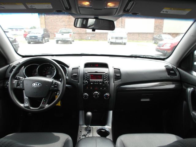 Kia Sorento 2011 photo 16