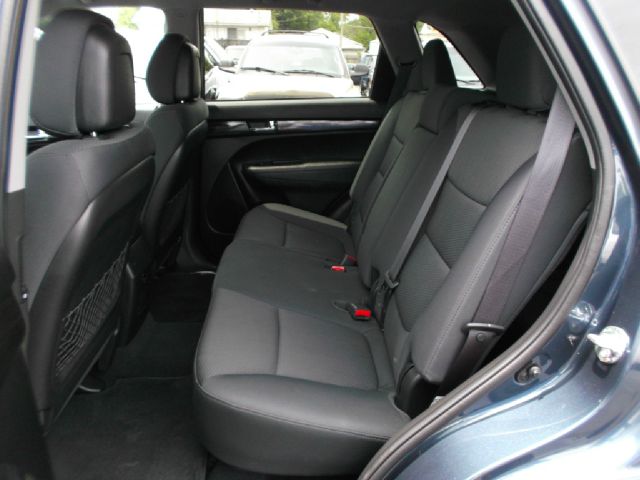 Kia Sorento 2011 photo 18