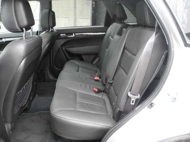 Kia Sorento 2011 photo 8