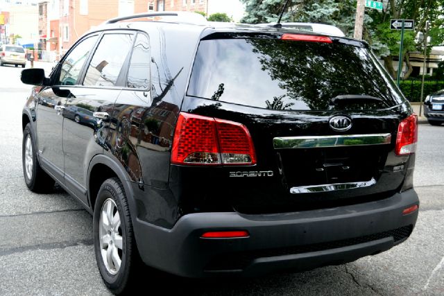 Kia Sorento LS Truck SUV