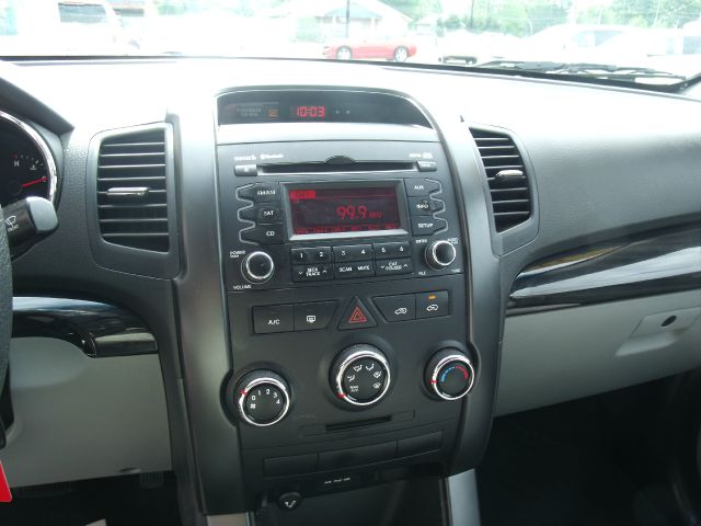 Kia Sorento 2011 photo 1