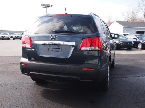 Kia Sorento 2011 photo 2