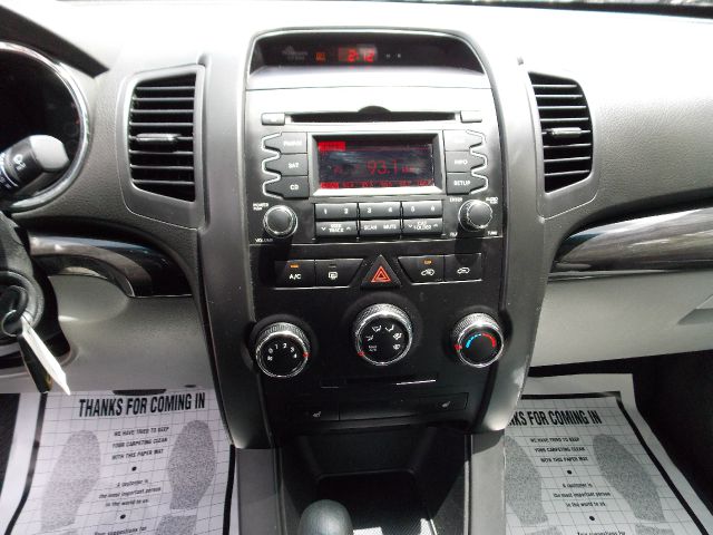 Kia Sorento 2011 photo 14