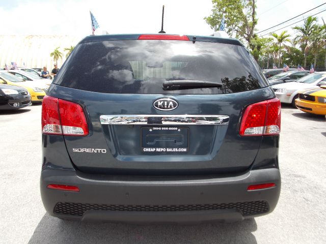 Kia Sorento 2011 photo 16