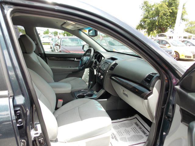 Kia Sorento 2011 photo 28