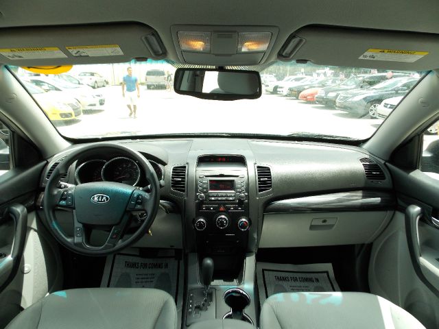 Kia Sorento 2011 photo 41