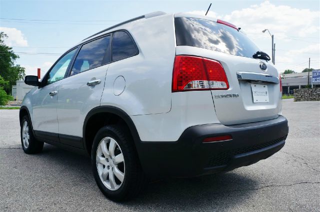 Kia Sorento 2011 photo 4