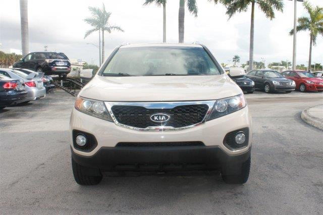 Kia Sorento 2011 photo 1