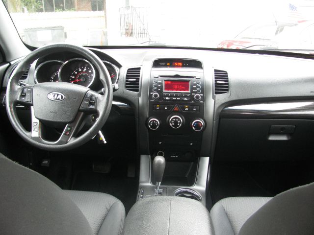 Kia Sorento 2011 photo 4