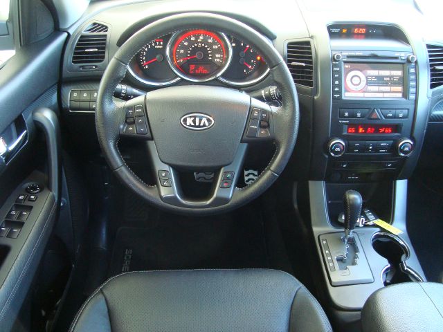 Kia Sorento 2011 photo 30