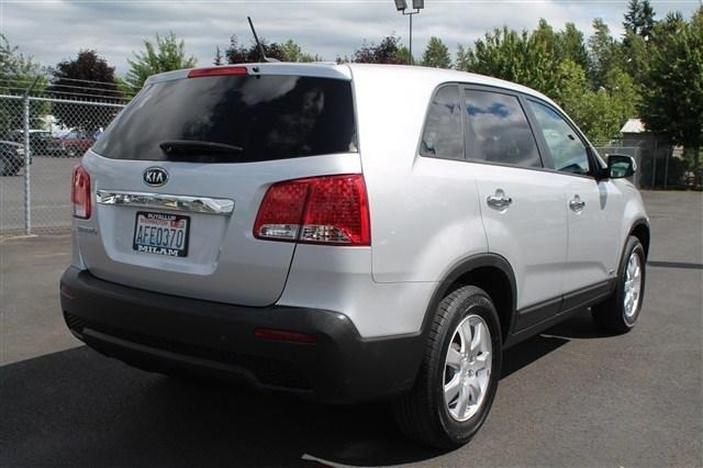 Kia Sorento 2011 photo 18