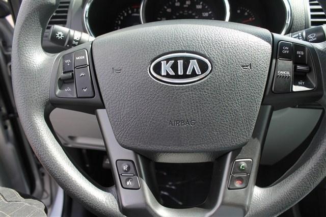 Kia Sorento 2011 photo 19