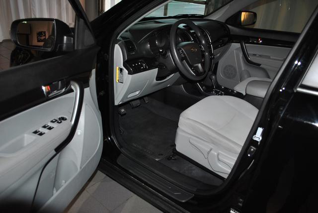 Kia Sorento 2011 photo 1