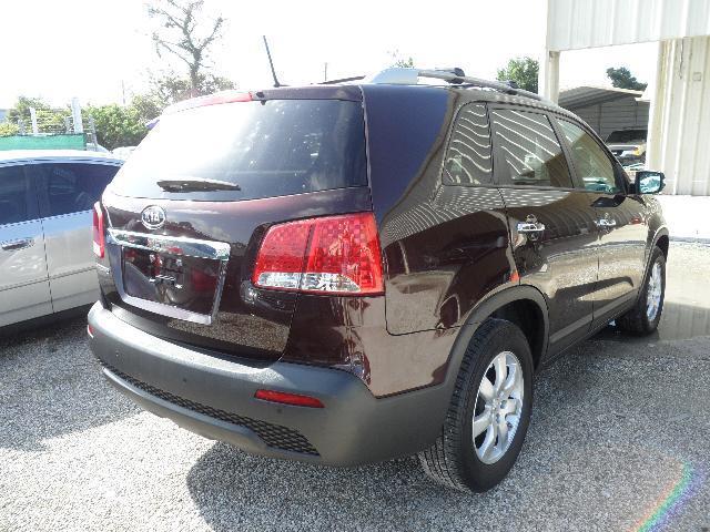 Kia Sorento 2011 photo 2