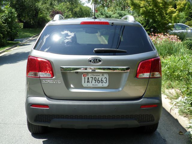 Kia Sorento 2011 photo 2