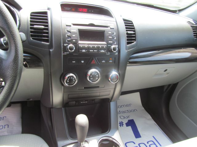 Kia Sorento 2011 photo 7