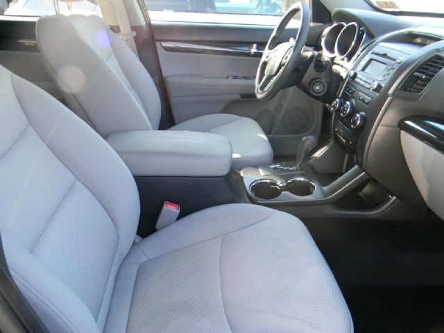 Kia Sorento 2011 photo 4