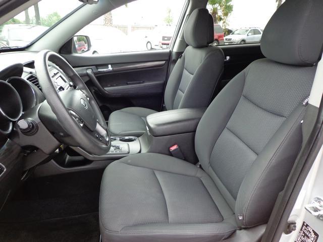 Kia Sorento 2012 photo 3