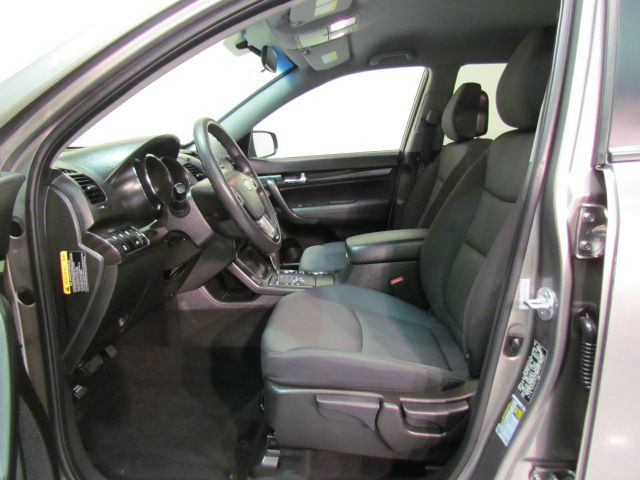 Kia Sorento 2012 photo 24