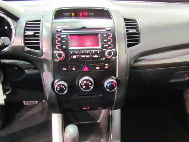 Kia Sorento 2012 photo 26