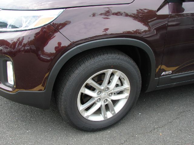 Kia Sorento XLT Super Cab 4dr FX4 OFF RD SUV