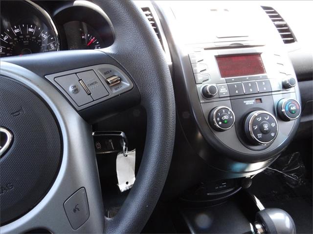 Kia Soul 2011 photo 18